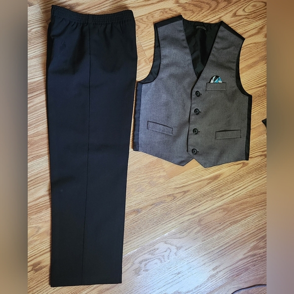 Black and Gray Vest with Pants Set 7 Reg - Picture 1 of 2